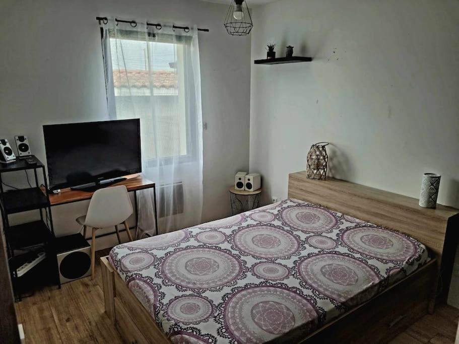 Maison Individuelle Cloturee Villa Coutras ภายนอก รูปภาพ