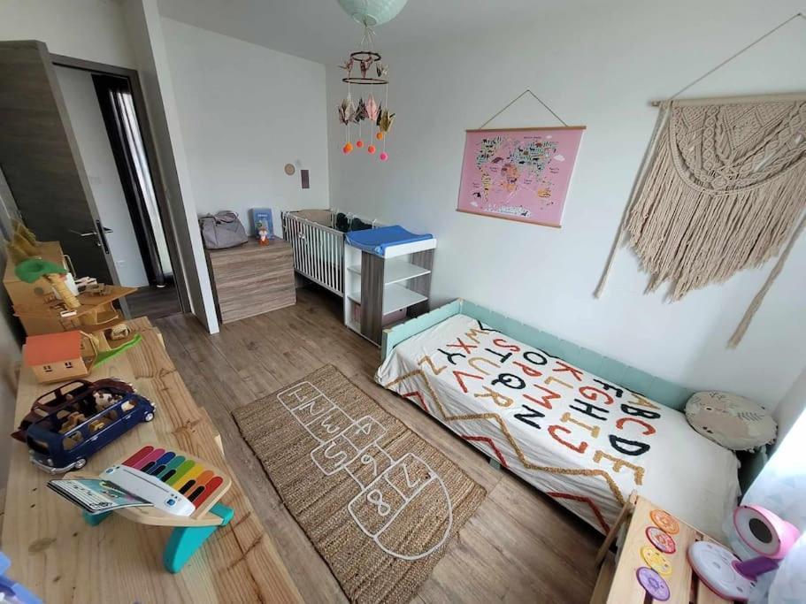 Maison Individuelle Cloturee Villa Coutras ภายนอก รูปภาพ