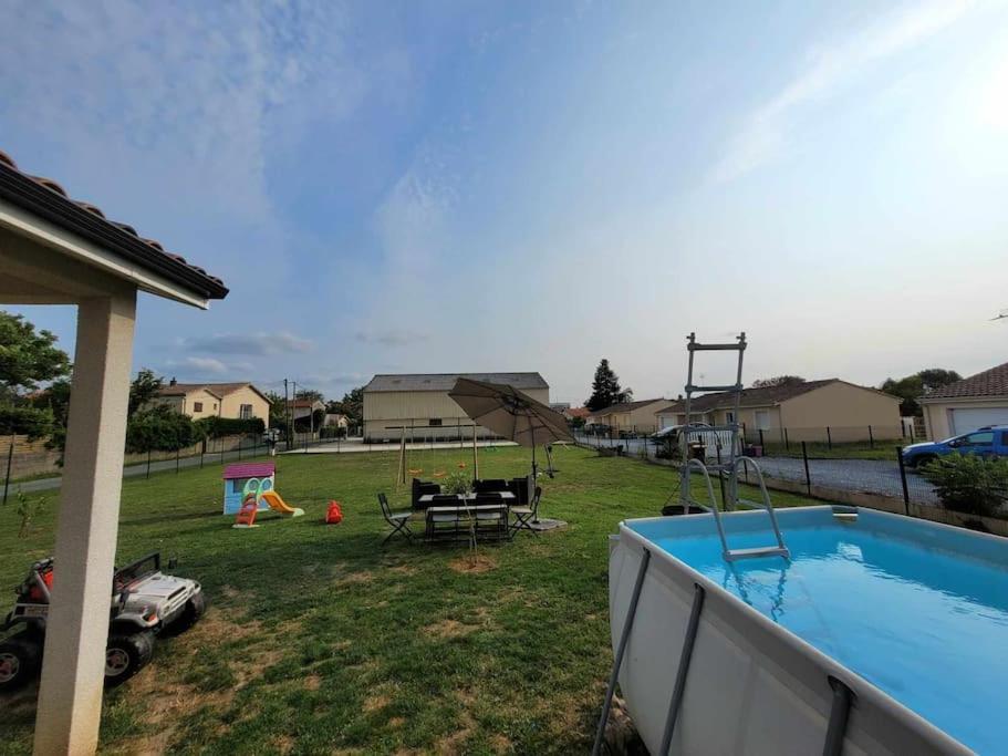 Maison Individuelle Cloturee Villa Coutras ภายนอก รูปภาพ