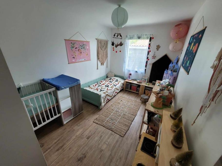 Maison Individuelle Cloturee Villa Coutras ภายนอก รูปภาพ
